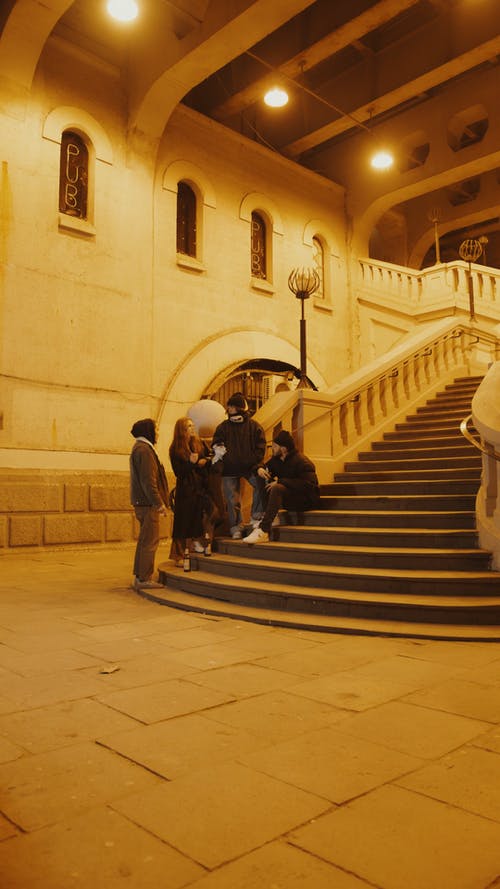 有关喝, 垂直视频, 女人的免费素材视频