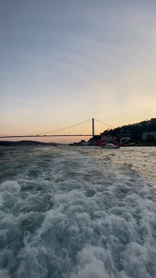 有关喜怒无常的天空, 垂直视频, 户外的免费素材视频