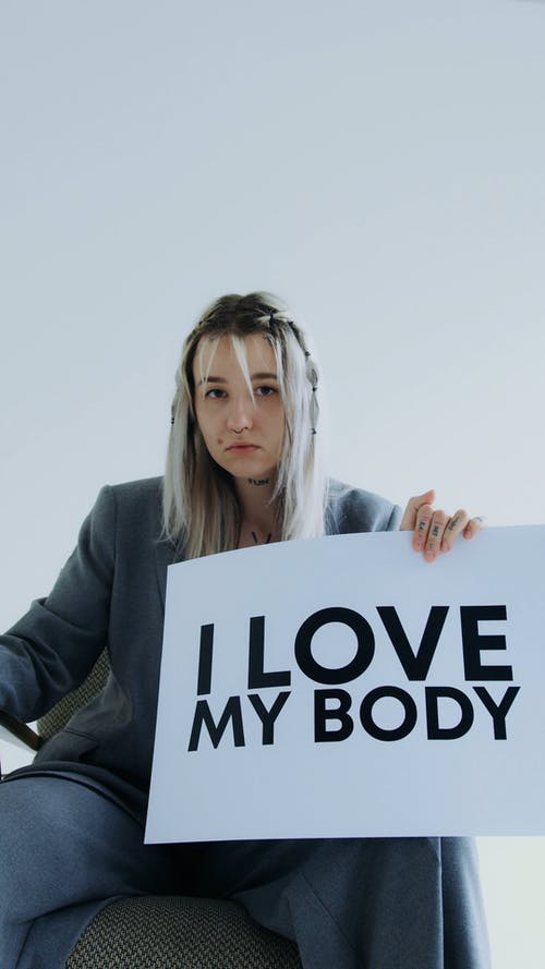 有关人, 垂直视频, 握住的免费素材视频