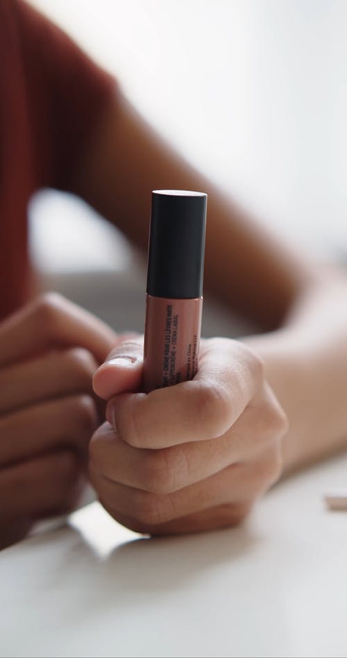 有关化妆品, 唇彩, 垂直视频的免费素材视频