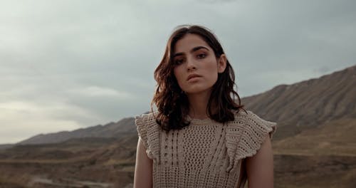 有关低角度视图, 化妆品, 多云的的免费素材视频