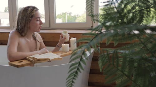 有关女性, 年轻女子, 摆姿势的免费素材视频