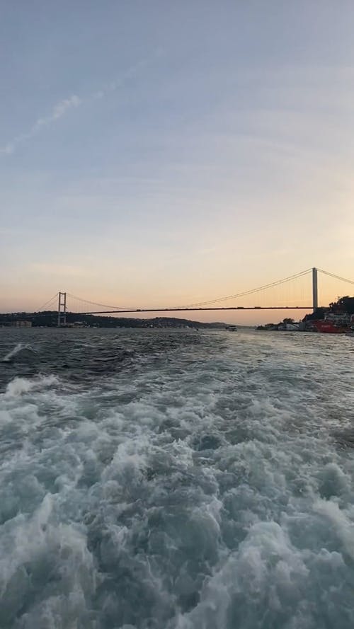 有关喜怒无常的天空, 垂直视频, 户外的免费素材视频