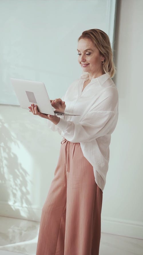 有关上网, 互联网, 休闲活动的免费素材视频