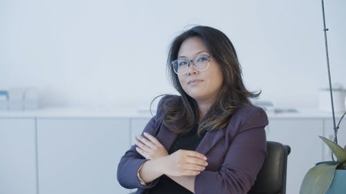 有关双手交叉, 商业, 坐的免费素材视频