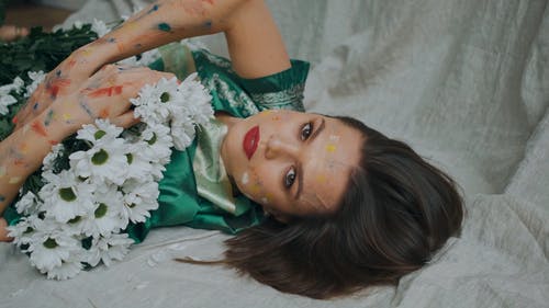 有关低角度拍摄, 涂料, 床的免费素材视频