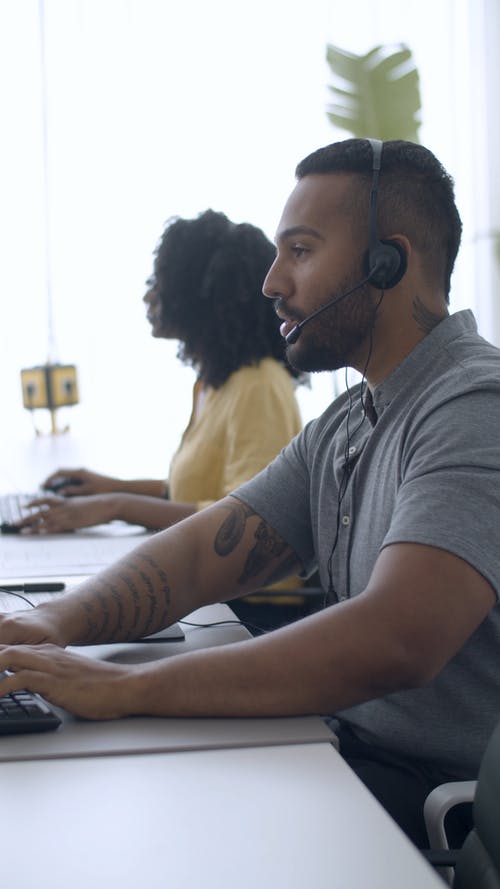 有关会诊, 刺青, 呼叫中心的免费素材视频