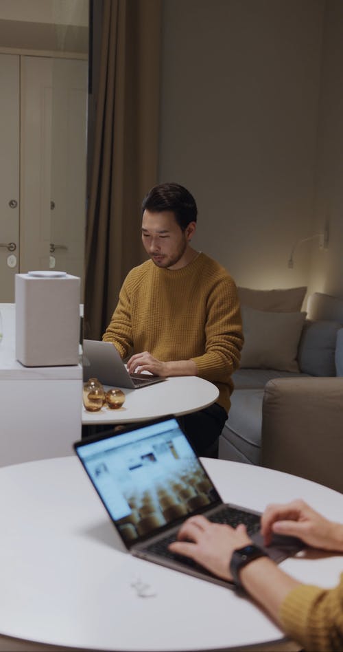 有关＃室内, 3C用品, 上网的免费素材视频