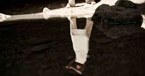 有关举起手臂, 女人, 室内的免费素材视频