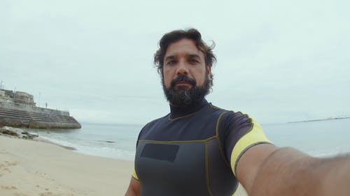 有关人, 卷发, 微笑的免费素材视频