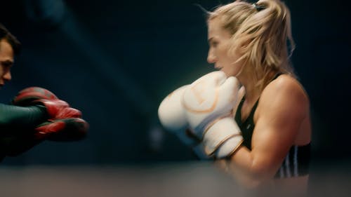 有关人, 冲压, 女人的免费素材视频