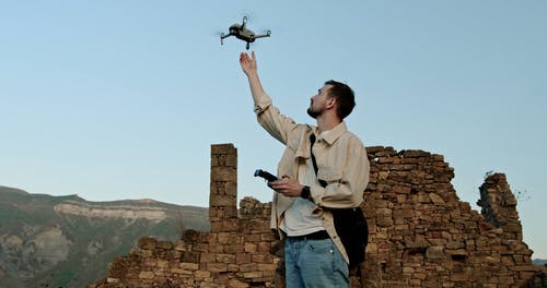 有关人, 夹克, 废墟的免费素材视频