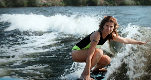 有关wakesurfing, 唤醒冲浪, 唤醒冲浪者的免费素材视频