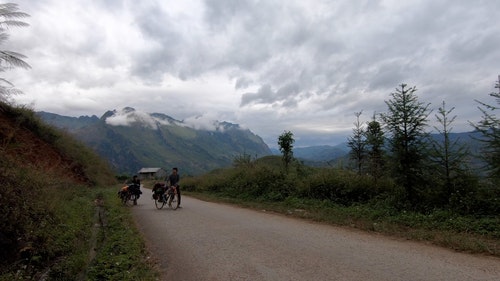 有关多云的,山丘,山脉的免费素材视频