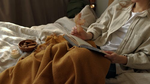 有关休息, 围巾, 坐的免费素材视频