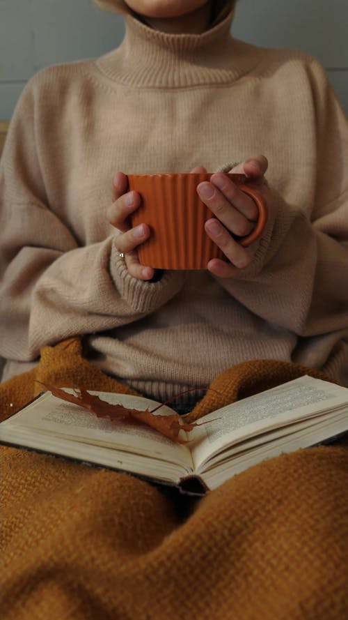 有关围巾, 垂直视频, 手的免费素材视频