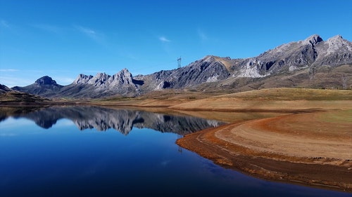 有关农村的场景,反射,吃草的免费素材视频