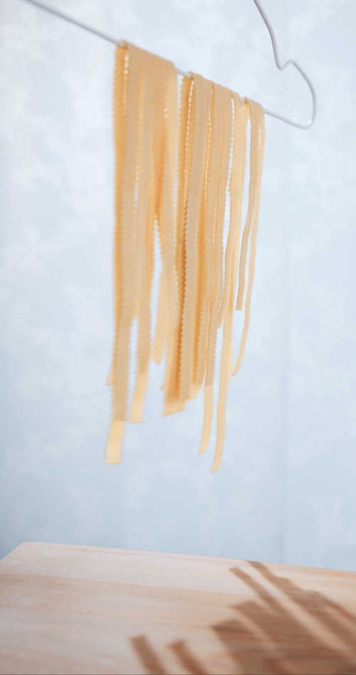 有关垂直视频,室内,挂的免费素材视频