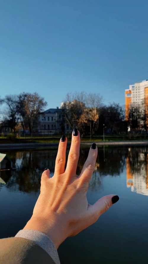 有关修手指甲,剪手指甲,垂直拍摄的免费素材视频