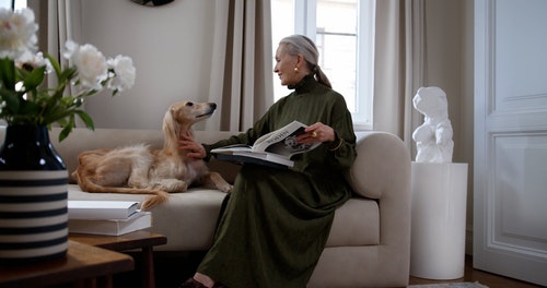 有关人,在家,坐的免费素材视频