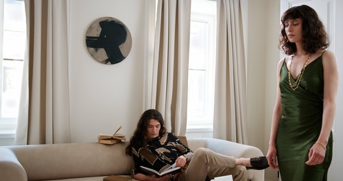 有关一对,倾听,图书的免费素材视频