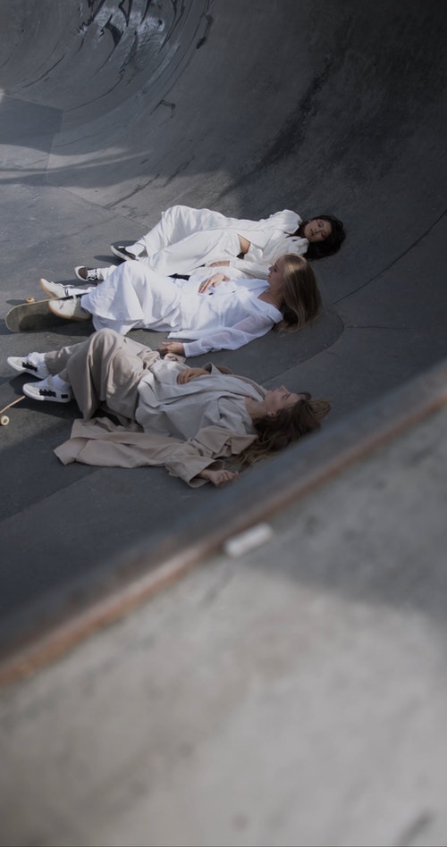 有关人,垂直拍摄,女性的免费素材视频