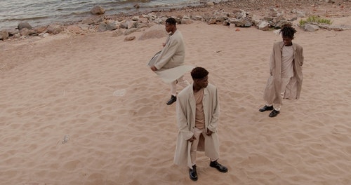 有关人,大衣,摆姿势的免费素材视频