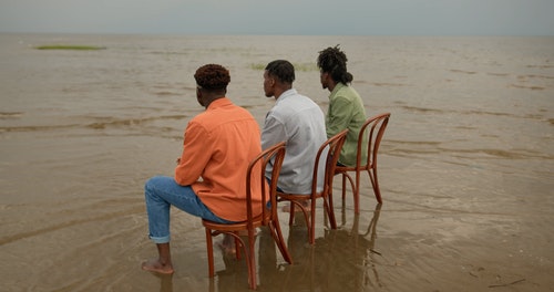 有关从后面,坐,多样化的免费素材视频