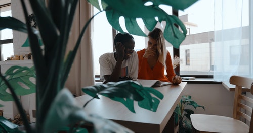 有关在家,多种族,大笑的免费素材视频