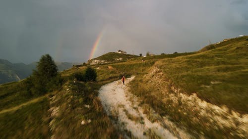 有关小路,山,山峰的免费素材视频