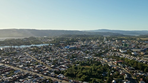 有关城市,建筑,晴朗的天空的免费素材视频