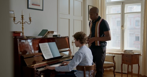 有关人,仪器,创造力的免费素材视频