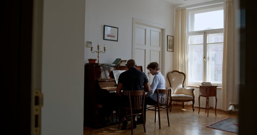 有关人,创造力,坐的免费素材视频