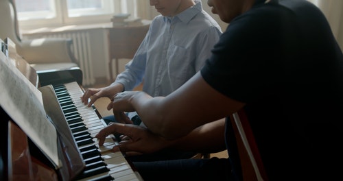 有关人,仪器,创造力的免费素材视频