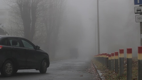 有关天气,汽车,路的免费素材视频