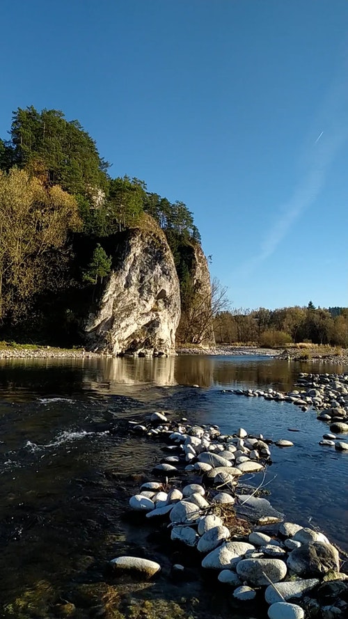 有关岩石,晴朗的天空,水的免费素材视频