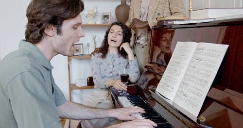 有关人,休闲,倾听的免费素材视频