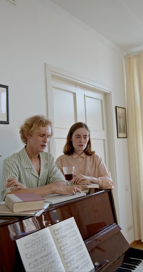 有关人,休闲,倾听的免费素材视频